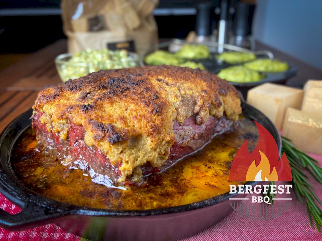 Roastbeef unter Knusper-Kräuter-Kruste an Spargel-Kartoffelstampf und Remoulade