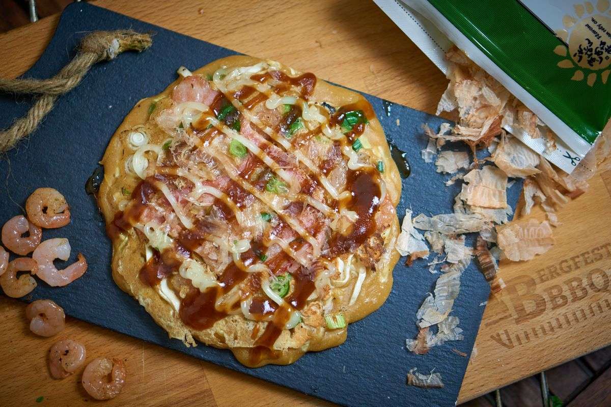 Okonomiyaki - Japanische Pizza-Pfannkuchen - Bergfest BBQ - Rezepte ...