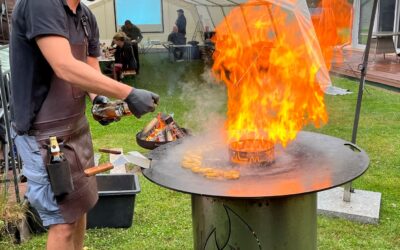 Eine Gartenparty mit einem köstlichen Burger Menü