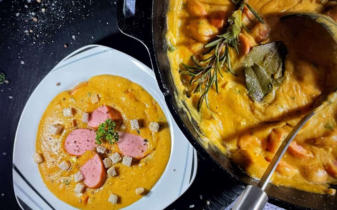 Kartoffelsuppe mit Bockwursteinlage aus dem Dutch Oven