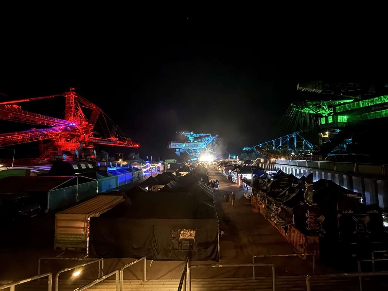 Ferropolis bei Nacht